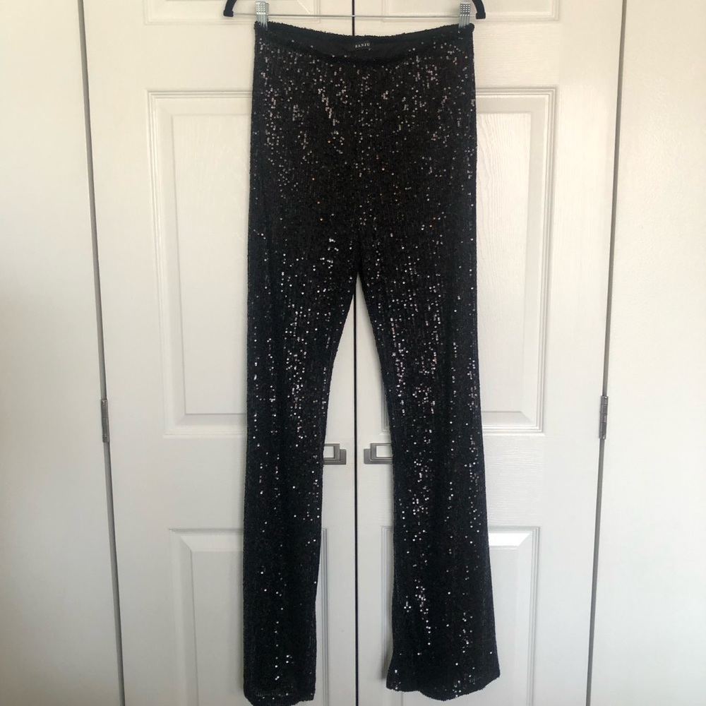 Black Sequin High Waisted Pants Size M (4/6)